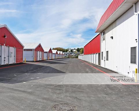 Source URL: https://cdnsc.rentcafe.com/dmslivecafe/3/1064805/1064805-1-4.jpg?width=-1&height=385&quality=80