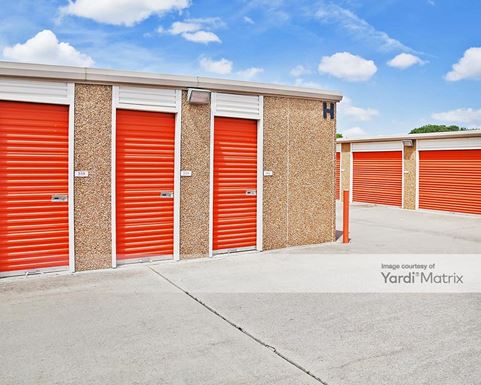 Source URL: https://cdnsc.rentcafe.com/dmslivecafe/3/1064832/1064832-1-3.jpg?width=-1&height=385&quality=80