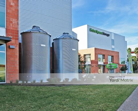 Source URL: https://cdnsc.rentcafe.com/dmslivecafe/3/1064875/1064875-1-5.jpg?width=-1&height=385&quality=80