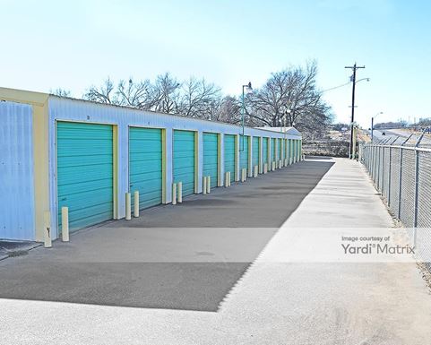 Source URL: https://cdnsc.rentcafe.com/dmslivecafe/3/1064885/1064885-1-3.jpg?width=-1&height=385&quality=80