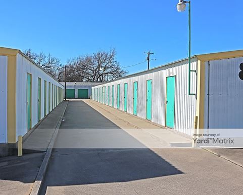 Source URL: https://cdnsc.rentcafe.com/dmslivecafe/3/1064885/1064885-1-5.jpg?width=-1&height=385&quality=80