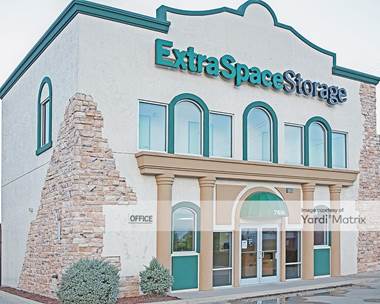 Storage Units for Rent available at 7600 McCart Avenue, Fort Worth, TX 76133