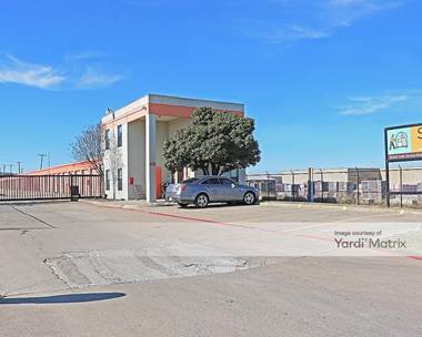 Storage Units for Rent available at 9200 Oak Grove Road, Fort Worth, TX 76140