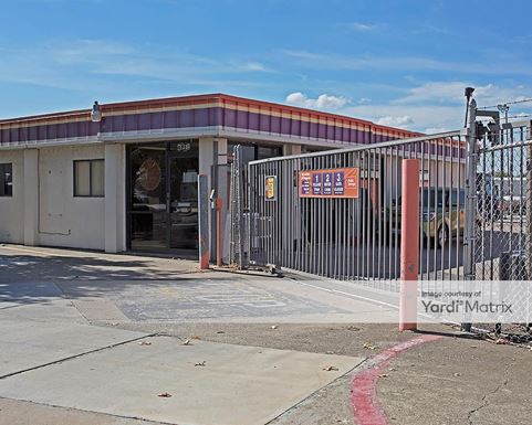 Source URL: https://cdnsc.rentcafe.com/dmslivecafe/3/1064921/1064921-1-2.jpg?width=-1&height=385&quality=80