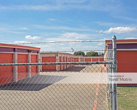 Source URL: https://cdnsc.rentcafe.com/dmslivecafe/3/1064921/1064921-1-3.jpg?width=-1&height=385&quality=80