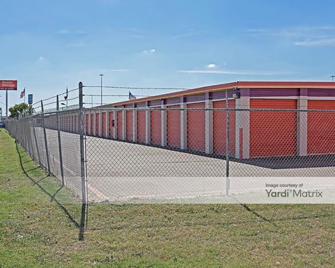 Source URL: https://cdnsc.rentcafe.com/dmslivecafe/3/1064921/1064921-1-5.jpg?width=-1&height=385&quality=80