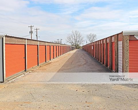 Source URL: https://cdnsc.rentcafe.com/dmslivecafe/3/1064929/1064929-1-4.jpg?width=-1&height=385&quality=80