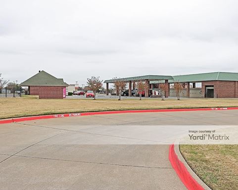 Source URL: https://cdnsc.rentcafe.com/dmslivecafe/3/1064947/1064947-1-4.jpg?width=-1&height=385&quality=80