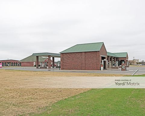 Source URL: https://cdnsc.rentcafe.com/dmslivecafe/3/1064947/1064947-1-5.jpg?width=-1&height=385&quality=80