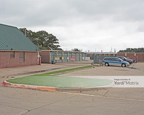 Source URL: https://cdnsc.rentcafe.com/dmslivecafe/3/1064957/1064957-1-4.jpg?width=-1&height=385&quality=80