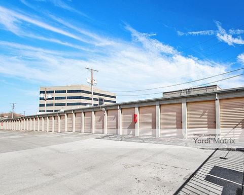 Source URL: https://cdnsc.rentcafe.com/dmslivecafe/3/1064980/1064980-1-5.jpg?width=-1&height=385&quality=80