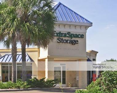 Storage Units for Rent available at 2504 State Road 60, Valrico, FL 33594