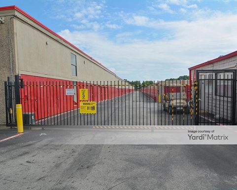 Source URL: https://cdnsc.rentcafe.com/dmslivecafe/3/1065251/1065251-1-5.jpg?width=-1&height=385&quality=80