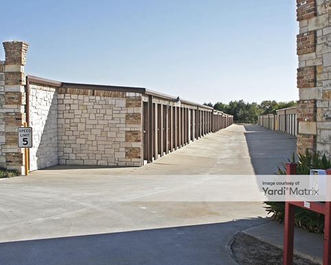 Source URL: https://cdnsc.rentcafe.com/dmslivecafe/3/1065252/1065252-1-5.jpg?width=-1&height=385&quality=80