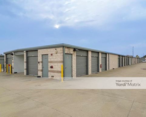 Source URL: https://cdnsc.rentcafe.com/dmslivecafe/3/1065366/1065366-1-2.jpg?width=-1&height=385&quality=80