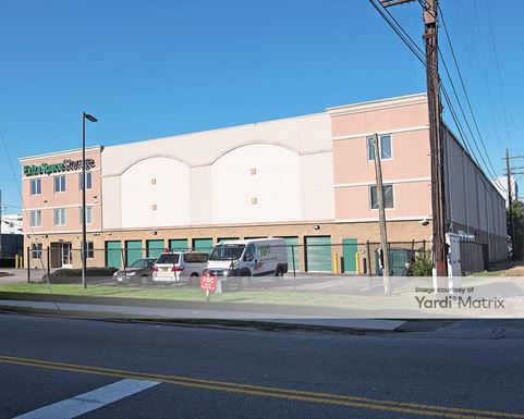 Source URL: https://cdnsc.rentcafe.com/dmslivecafe/3/1065419/1065419-1-4.jpg?width=-1&height=385&quality=80