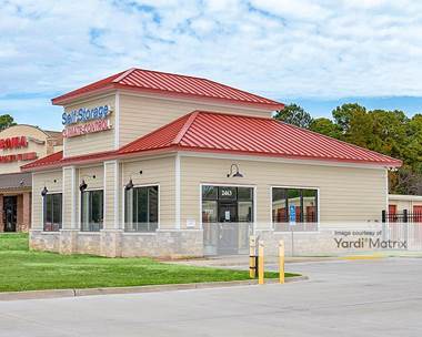 Storage Units for Rent available at 2463 County Drive, Petersburg, VA 23803