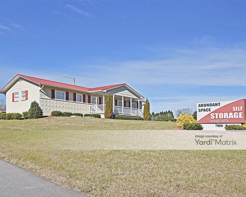 Source URL: https://cdnsc.rentcafe.com/dmslivecafe/3/1065533/1065533-1-1.jpg?width=-1&height=385&quality=80