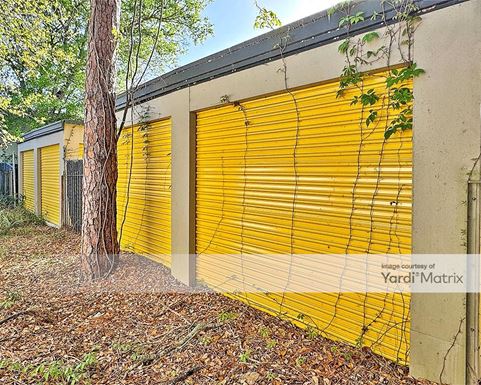 Source URL: https://cdnsc.rentcafe.com/dmslivecafe/3/1065668/1065668-1-4.jpg?width=-1&height=385&quality=80