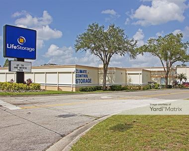 Storage Units for Rent available at 2201 Fruitville Road, Sarasota, FL 34237