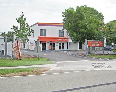 Storage Units for Rent available at 11181 Kelly Road, Fort Myers, FL 33908