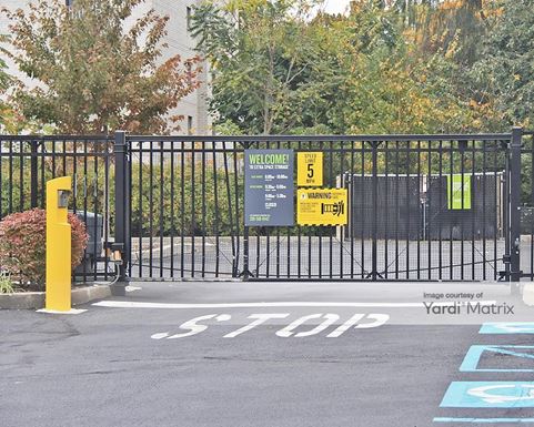 Source URL: https://cdnsc.rentcafe.com/dmslivecafe/3/1065943/1065943-1-5.jpg?width=-1&height=385&quality=80