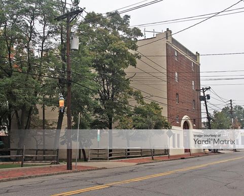 Source URL: https://cdnsc.rentcafe.com/dmslivecafe/3/1065957/1065957-1-3.jpg?width=-1&height=385&quality=80