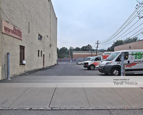 Source URL: https://cdnsc.rentcafe.com/dmslivecafe/3/1065957/1065957-1-4.jpg?width=-1&height=385&quality=80