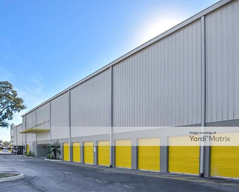 Source URL: https://cdnsc.rentcafe.com/dmslivecafe/3/1065992/1065992-1-4.jpg?width=-1&height=385&quality=80