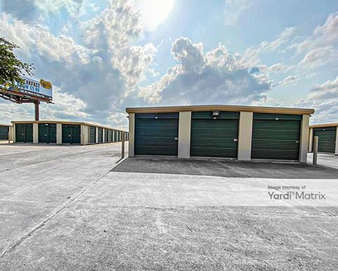 Source URL: https://cdnsc.rentcafe.com/dmslivecafe/3/1066045/1066045-1-4.jpg?width=-1&height=385&quality=80