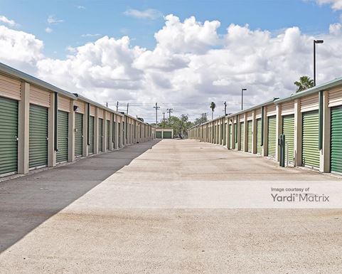 Source URL: https://cdnsc.rentcafe.com/dmslivecafe/3/1066056/1066056-1-5.jpg?width=-1&height=385&quality=80