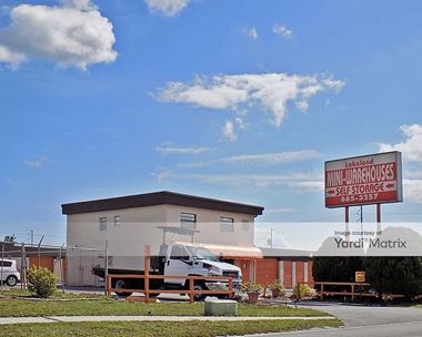 Storage Units for Rent available at 2520 Commerce Point Drive, Lakeland, FL 33801