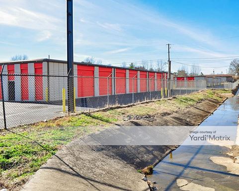 Source URL: https://cdnsc.rentcafe.com/dmslivecafe/3/1066337/1066337-1-2.jpg?width=-1&height=385&quality=80