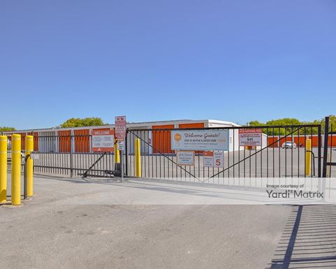 Source URL: https://cdnsc.rentcafe.com/dmslivecafe/3/1066407/1066407-1-5.jpg?width=-1&height=385&quality=80