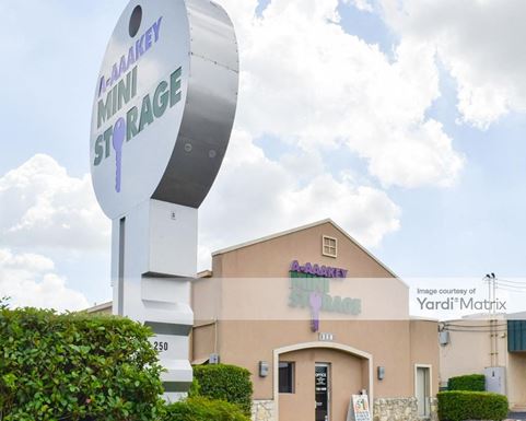 Source URL: https://cdnsc.rentcafe.com/dmslivecafe/3/1066410/1066410-1-5.jpg?width=-1&height=385&quality=80