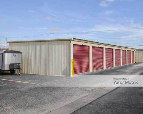 Source URL: https://cdnsc.rentcafe.com/dmslivecafe/3/1066436/1066436-1-4.jpg?width=-1&height=385&quality=80