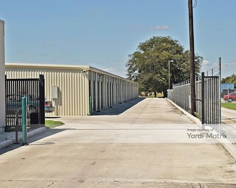 Source URL: https://cdnsc.rentcafe.com/dmslivecafe/3/1066450/1066450-1-3.jpg?width=-1&height=385&quality=80