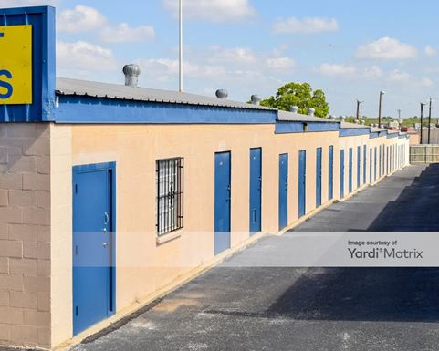 Source URL: https://cdnsc.rentcafe.com/dmslivecafe/3/1066458/1066458-1-4.jpg?width=-1&height=385&quality=80