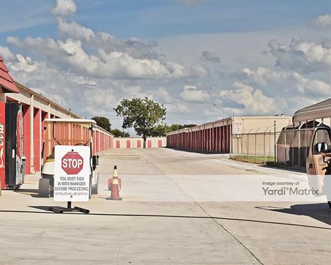 Source URL: https://cdnsc.rentcafe.com/dmslivecafe/3/1066464/1066464-1-3.jpg?width=-1&height=385&quality=80