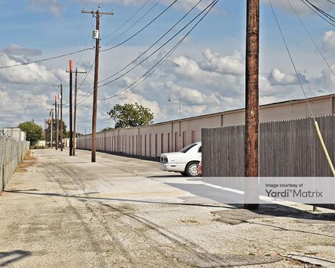 Source URL: https://cdnsc.rentcafe.com/dmslivecafe/3/1066464/1066464-1-4.jpg?width=-1&height=385&quality=80