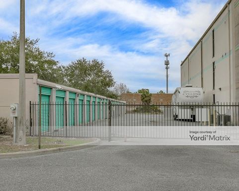 Source URL: https://cdnsc.rentcafe.com/dmslivecafe/3/1066604/1066604-1-2.jpg?width=-1&height=385&quality=80