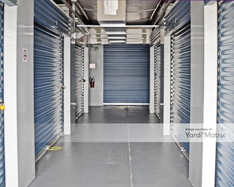 Source URL: https://cdnsc.rentcafe.com/dmslivecafe/3/1066617/1066617-1-5.jpg?width=-1&height=385&quality=80