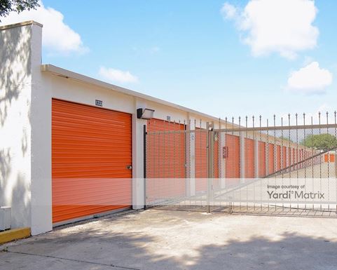 Source URL: https://cdnsc.rentcafe.com/dmslivecafe/3/1066618/1066618-1-3.jpg?width=-1&height=385&quality=80