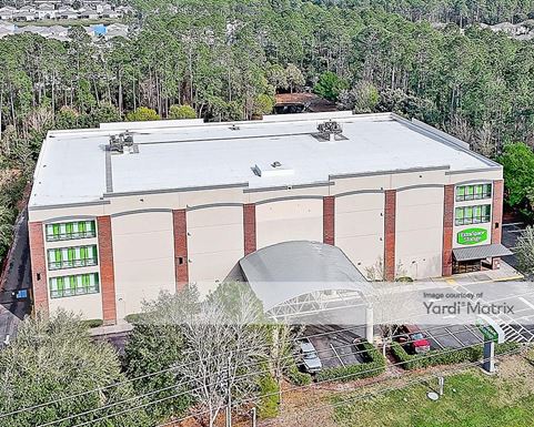 Source URL: https://cdnsc.rentcafe.com/dmslivecafe/3/1066708/1066708-1-6.jpg?width=-1&height=385&quality=80