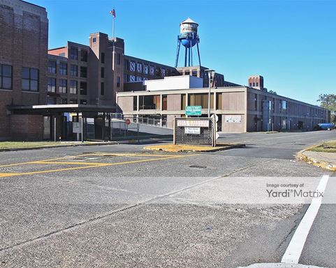 Source URL: https://cdnsc.rentcafe.com/dmslivecafe/3/1066733/1066733-1-3.jpg?width=-1&height=385&quality=80