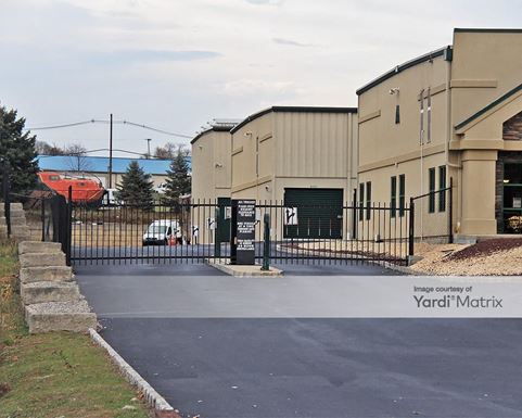 Source URL: https://cdnsc.rentcafe.com/dmslivecafe/3/1066913/1066913-1-4.jpg?width=-1&height=385&quality=80