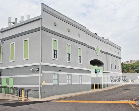 Source URL: https://cdnsc.rentcafe.com/dmslivecafe/3/1066923/1066923-1-3.jpg?width=-1&height=385&quality=80