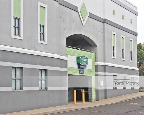 Source URL: https://cdnsc.rentcafe.com/dmslivecafe/3/1066923/1066923-1-5.jpg?width=-1&height=385&quality=80