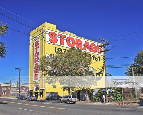 Source URL: https://cdnsc.rentcafe.com/dmslivecafe/3/1066936/1066936-1-4.jpg?width=-1&height=385&quality=80