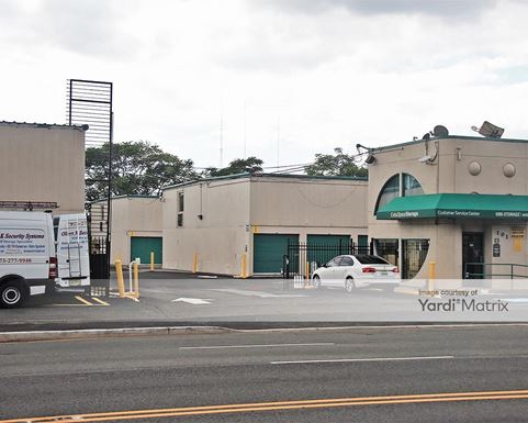 Source URL: https://cdnsc.rentcafe.com/dmslivecafe/3/1066946/1066946-1-2.jpg?width=-1&height=385&quality=80